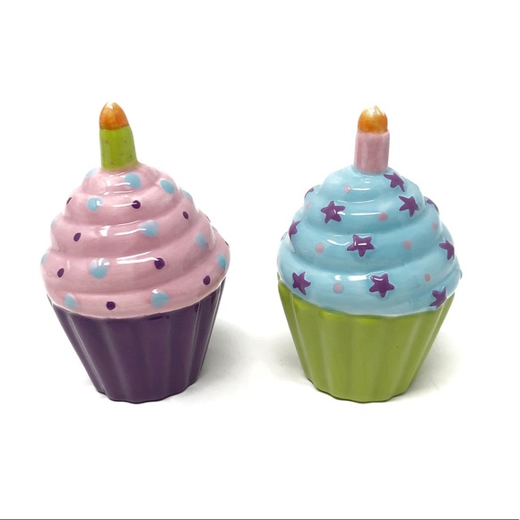 Other - Cupcake salt & pepper shakers